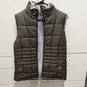 Source Unknown Olive Puffer Vest